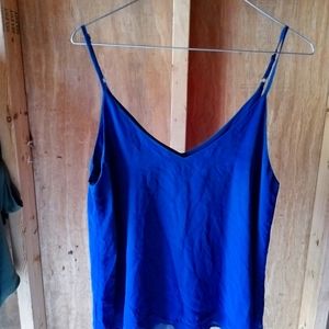 Sleeveless women's blouse